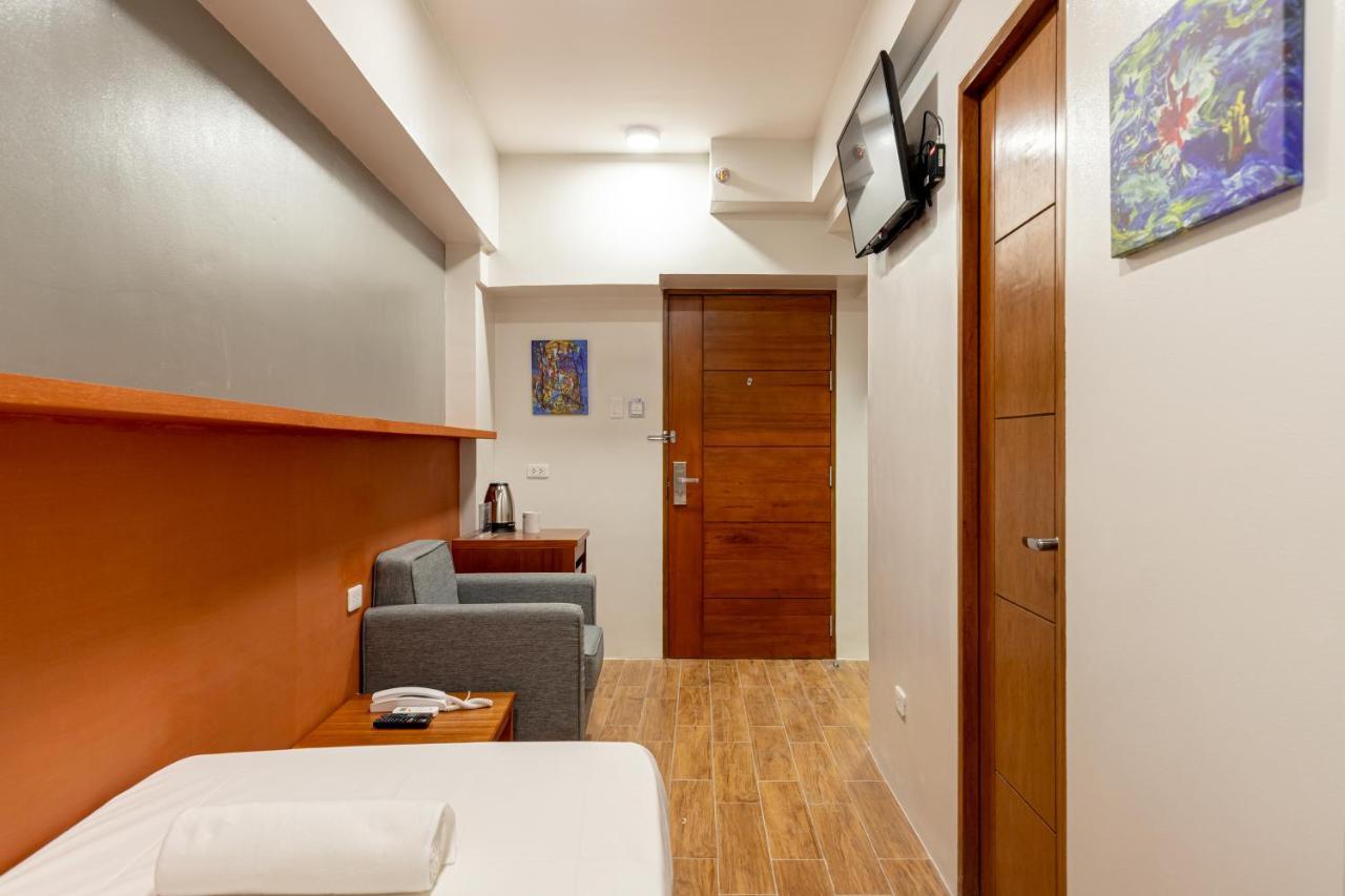 Ihotel Uptown Bgc Taguig Buitenkant foto